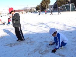 雪がいっぱい 大喜びの三樹っ子