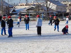 雪がいっぱい 大喜びの三樹っ子