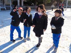 雪がいっぱい 大喜びの三樹っ子