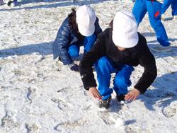 雪がいっぱい 大喜びの三樹っ子