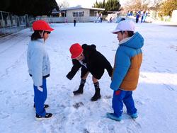 雪がいっぱい 大喜びの三樹っ子