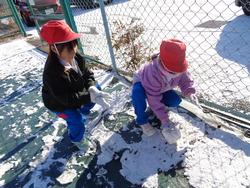 雪がいっぱい 大喜びの三樹っ子