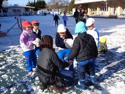 雪がいっぱい 大喜びの三樹っ子