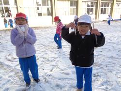 雪がいっぱい 大喜びの三樹っ子