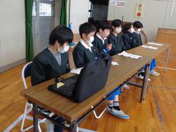 児童会役員選挙の様子