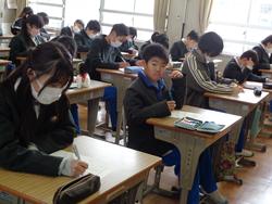 児童会役員選挙の様子