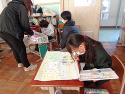 1年生図工の授業。