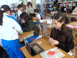 2年生6年生への贈り物＆掲示板作り