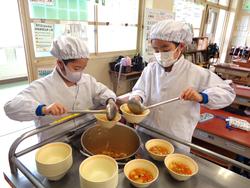 1年生給食の時間