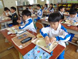 1年生給食の時間