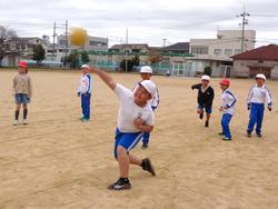 昼休みの外遊び