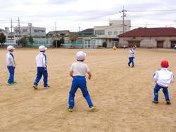 昼休みの外遊び