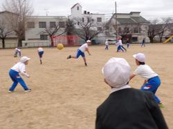 昼休みの外遊び