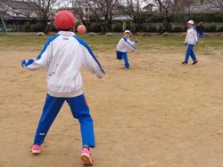昼休みの外遊び