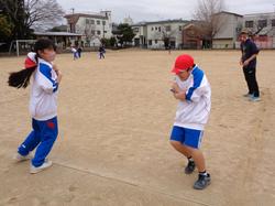 昼休みの外遊び