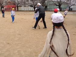 昼休みの外遊び