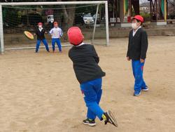 昼休みの外遊び