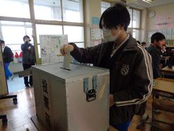 各委員会委員長選挙の様子