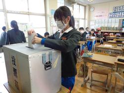 各委員会委員長選挙の様子