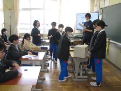 各委員会委員長選挙の様子