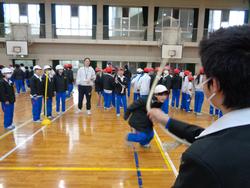 学級対抗8の字跳び大会の様子