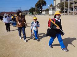 一斉下校の様子