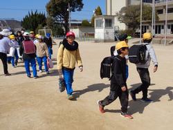 一斉下校の様子