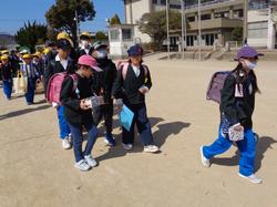 一斉下校の様子