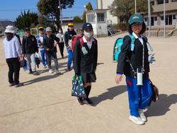 一斉下校の様子