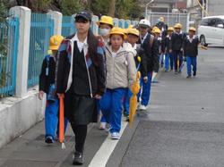 集団登校の様子