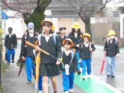 集団登校の様子