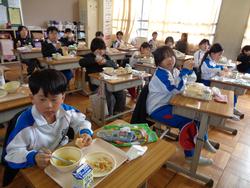 2年生給食の時間