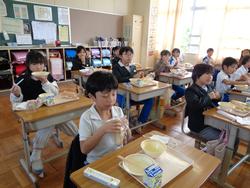 2年生給食の時間