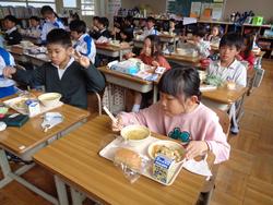 2年生給食の時間