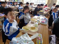 2年生給食の時間
