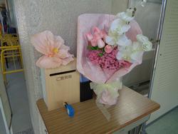 春らしい雰囲気の昇降口