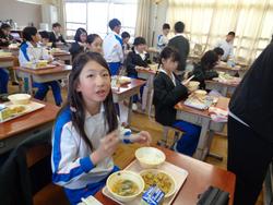 5年生給食の様子