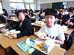 6年生給食の様子