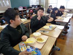 6年生給食の様子