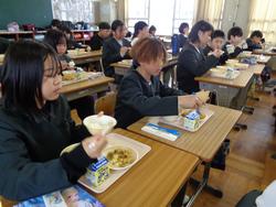 6年生給食の様子