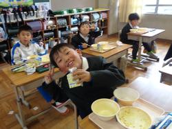 3年生給食の様子