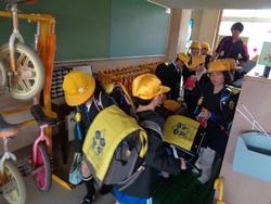 1年生下校の様子