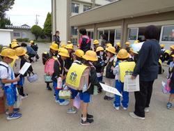 1年生下校の様子