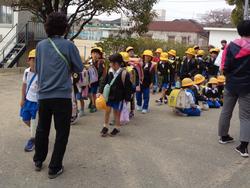 1年生下校の様子