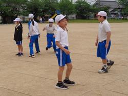 業間休みの外遊び