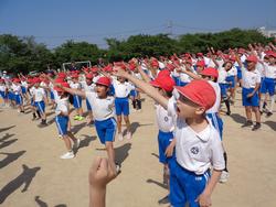 運動会全体練習（応援合戦）の様子