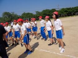 運動会全体練習（応援合戦）の様子