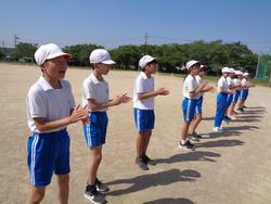 運動会全体練習（応援合戦）の様子