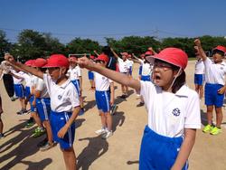運動会全体練習（応援合戦）の様子