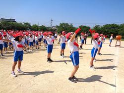 運動会全体練習（応援合戦）の様子